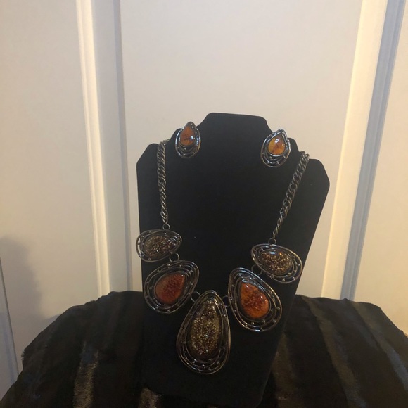 Brown Stone and Wire Necklace Set - Picture 4 of 6